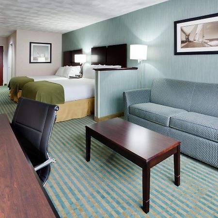 Holiday Inn Express & Suites Smithfield - Providence By Ihg Стая снимка