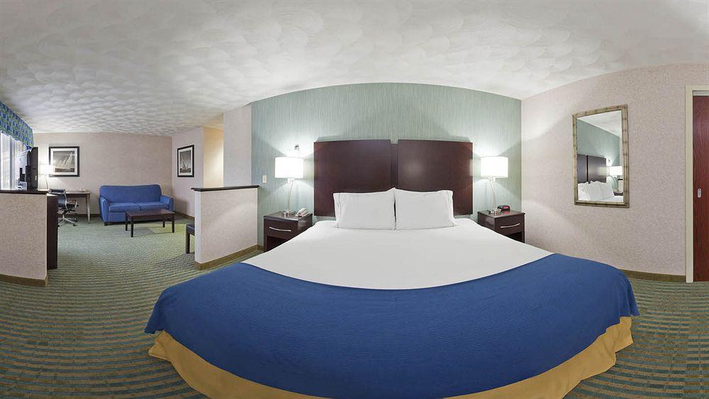Holiday Inn Express & Suites Smithfield - Providence By Ihg Екстериор снимка