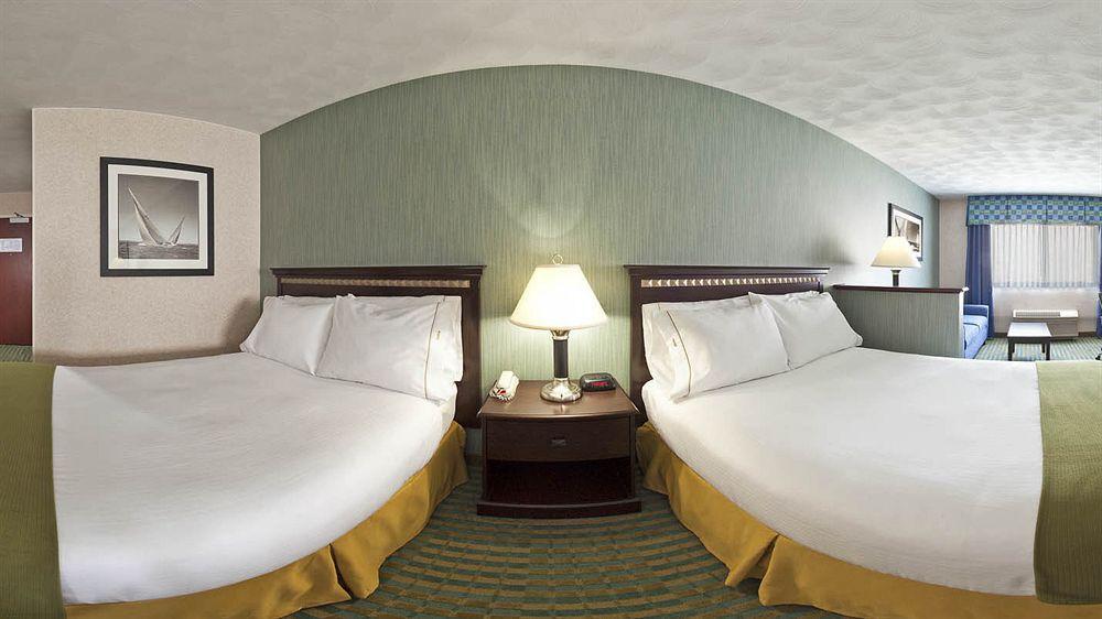 Holiday Inn Express & Suites Smithfield - Providence By Ihg Екстериор снимка