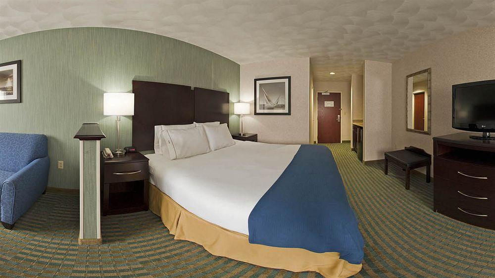 Holiday Inn Express & Suites Smithfield - Providence By Ihg Екстериор снимка