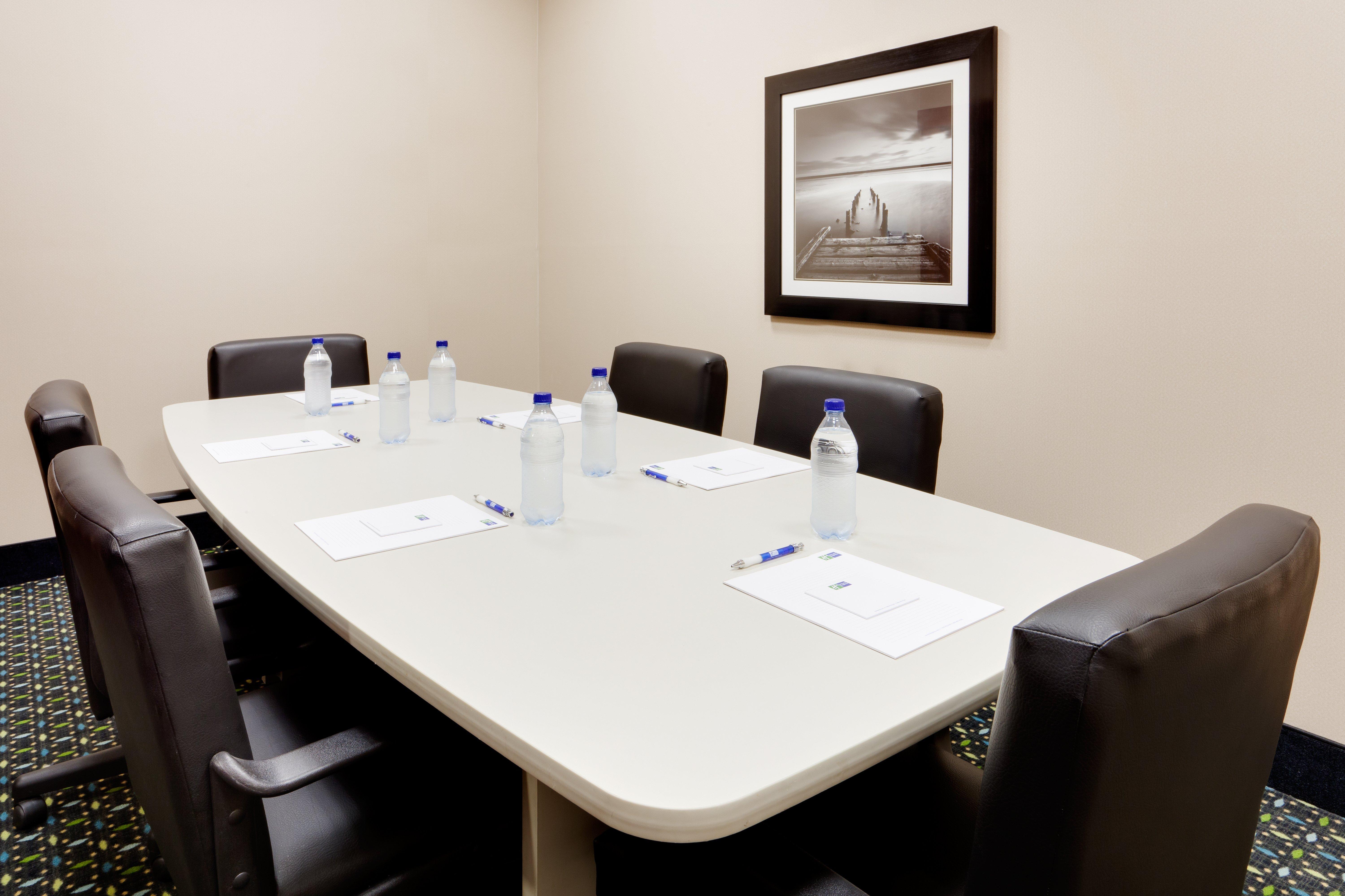 Holiday Inn Express & Suites Smithfield - Providence By Ihg Екстериор снимка