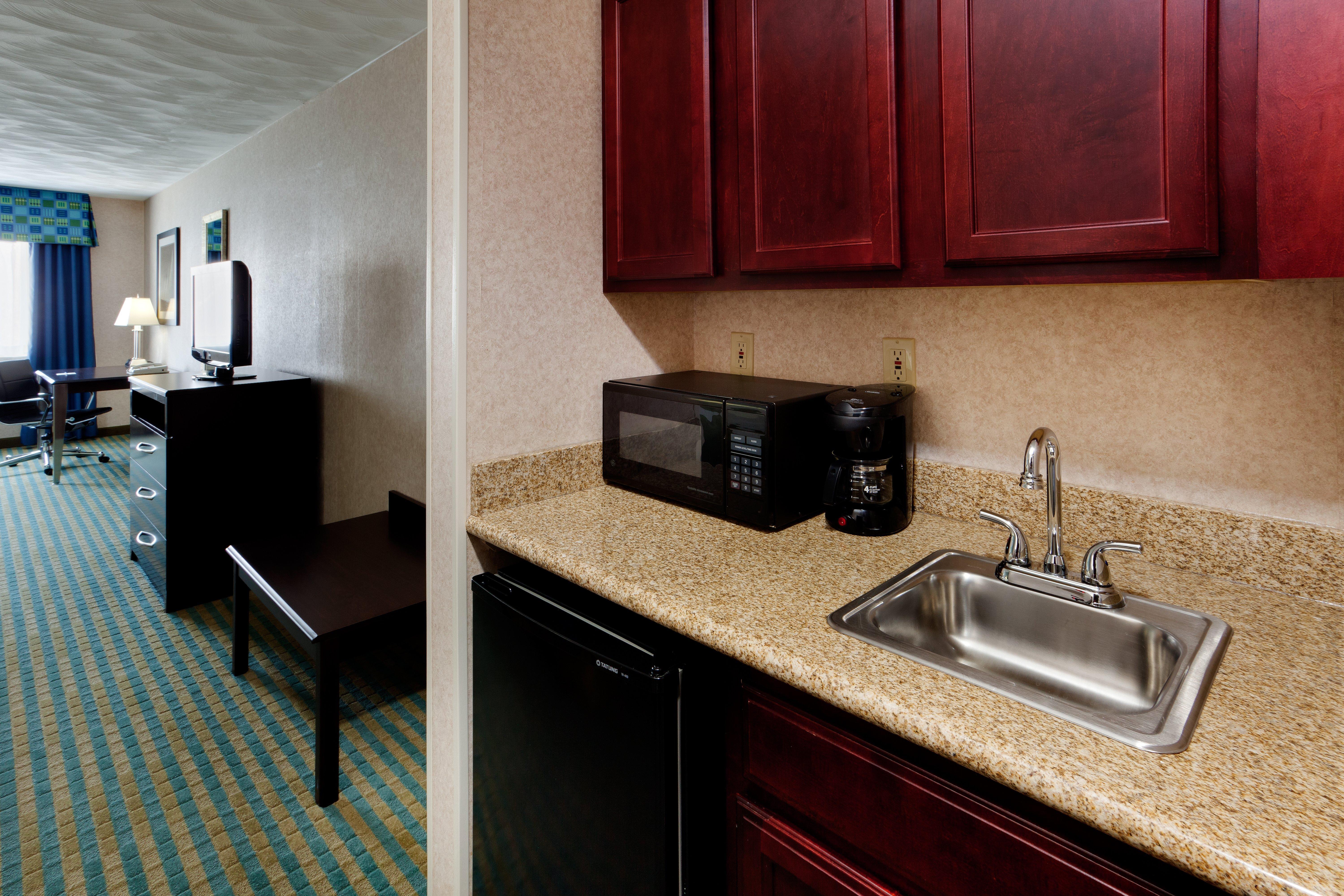 Holiday Inn Express & Suites Smithfield - Providence By Ihg Стая снимка