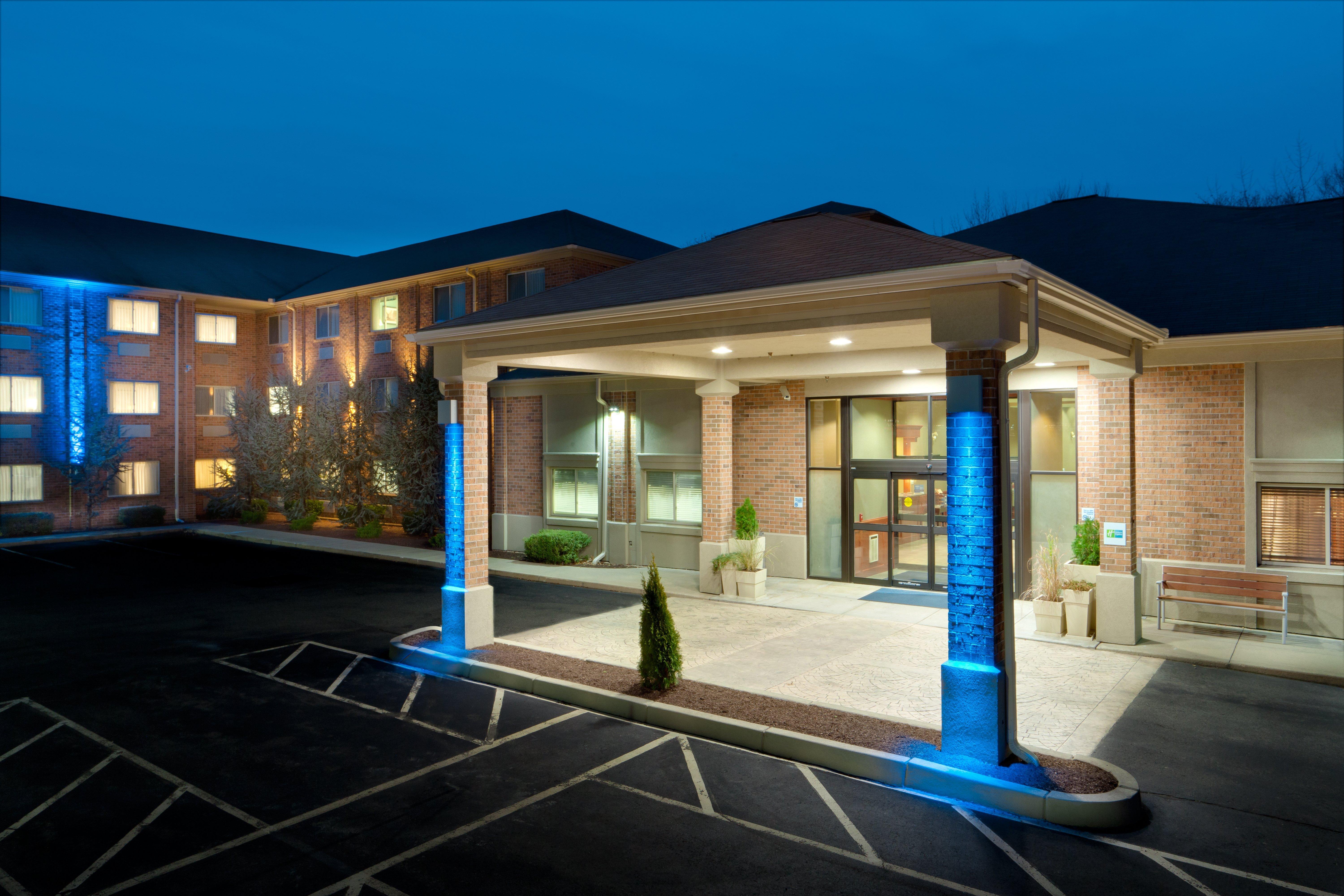 Holiday Inn Express & Suites Smithfield - Providence By Ihg Екстериор снимка