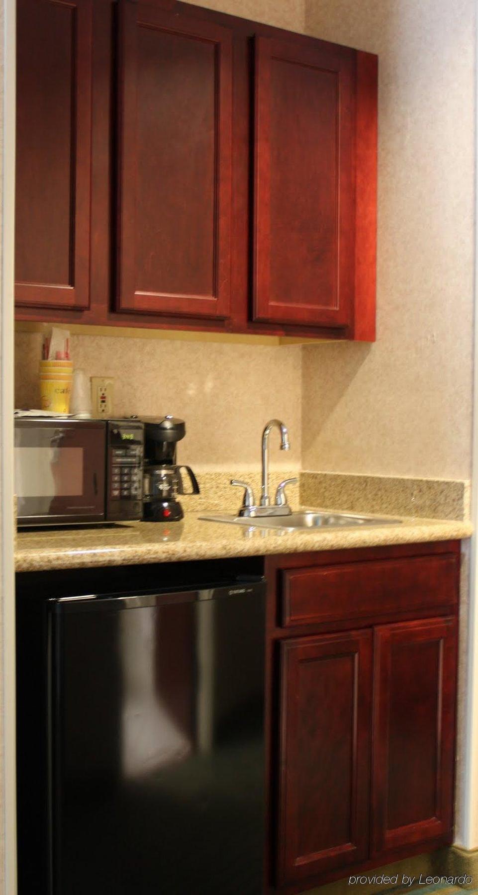 Holiday Inn Express & Suites Smithfield - Providence By Ihg Стая снимка